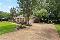 1205 Eagles Nest Drive, Byram, MS 39272