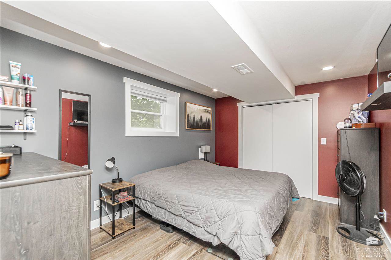 1325 Goodin Drive, Clay Center, KS 67432