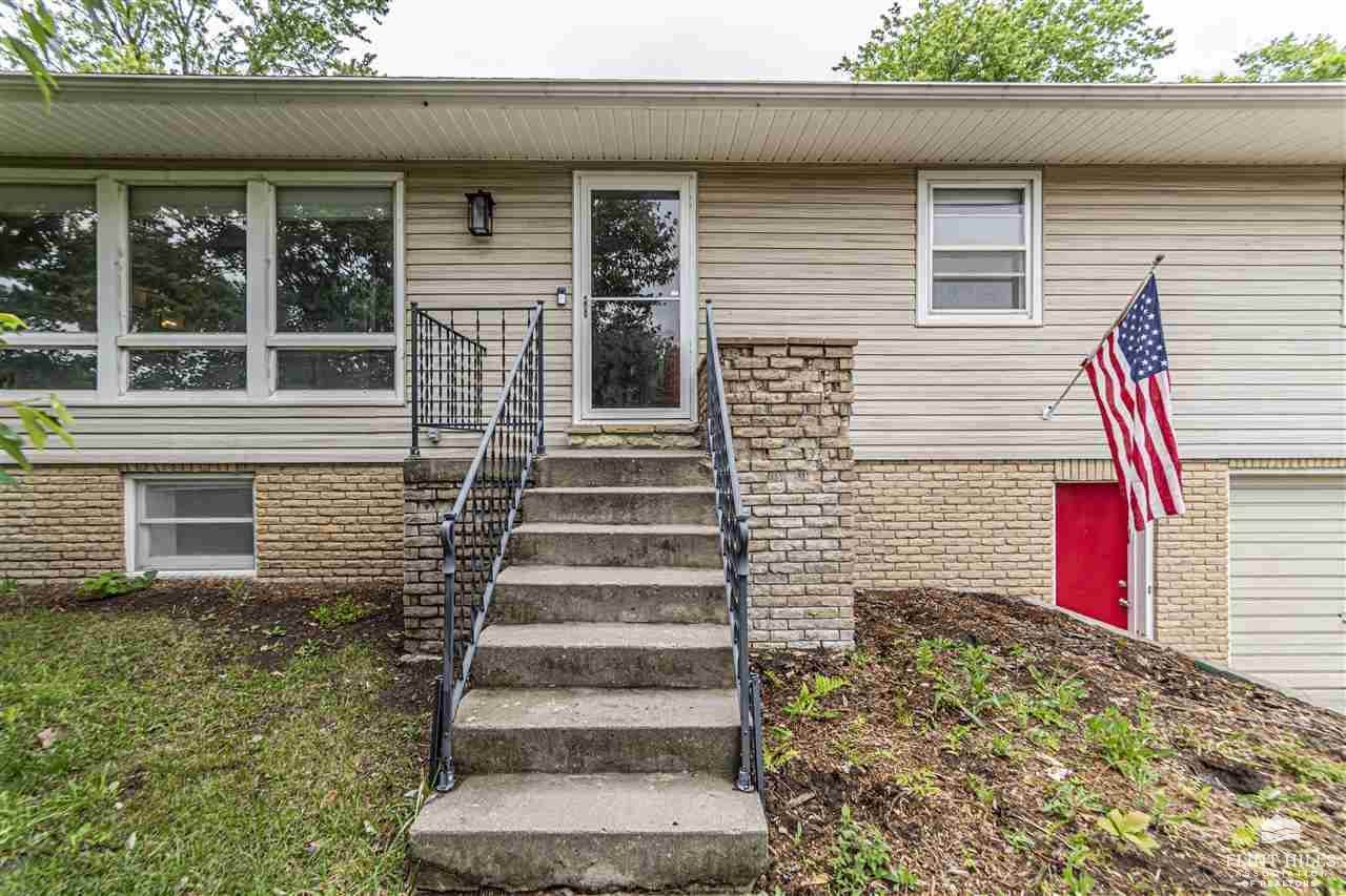 1325 Goodin Drive, Clay Center, KS 67432