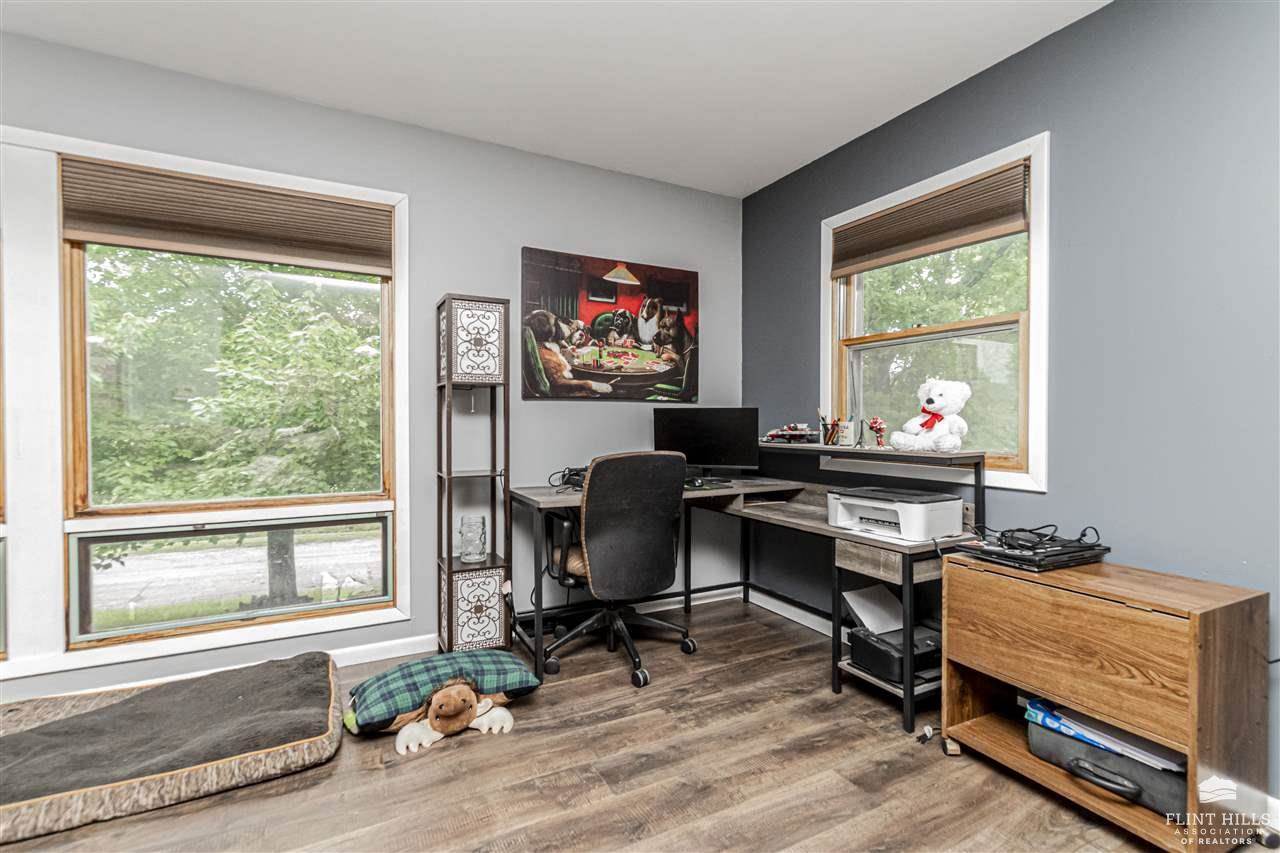 1325 Goodin Drive, Clay Center, KS 67432