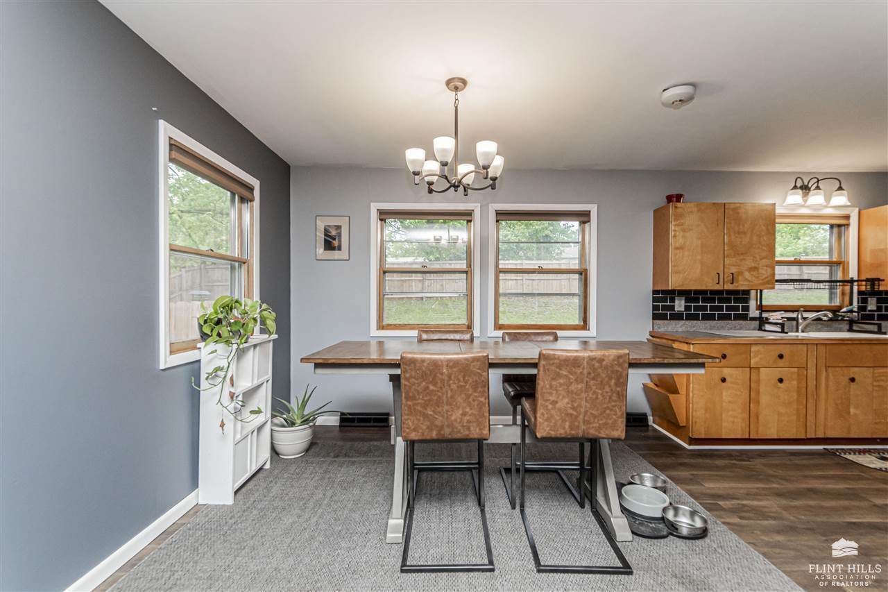 1325 Goodin Drive, Clay Center, KS 67432