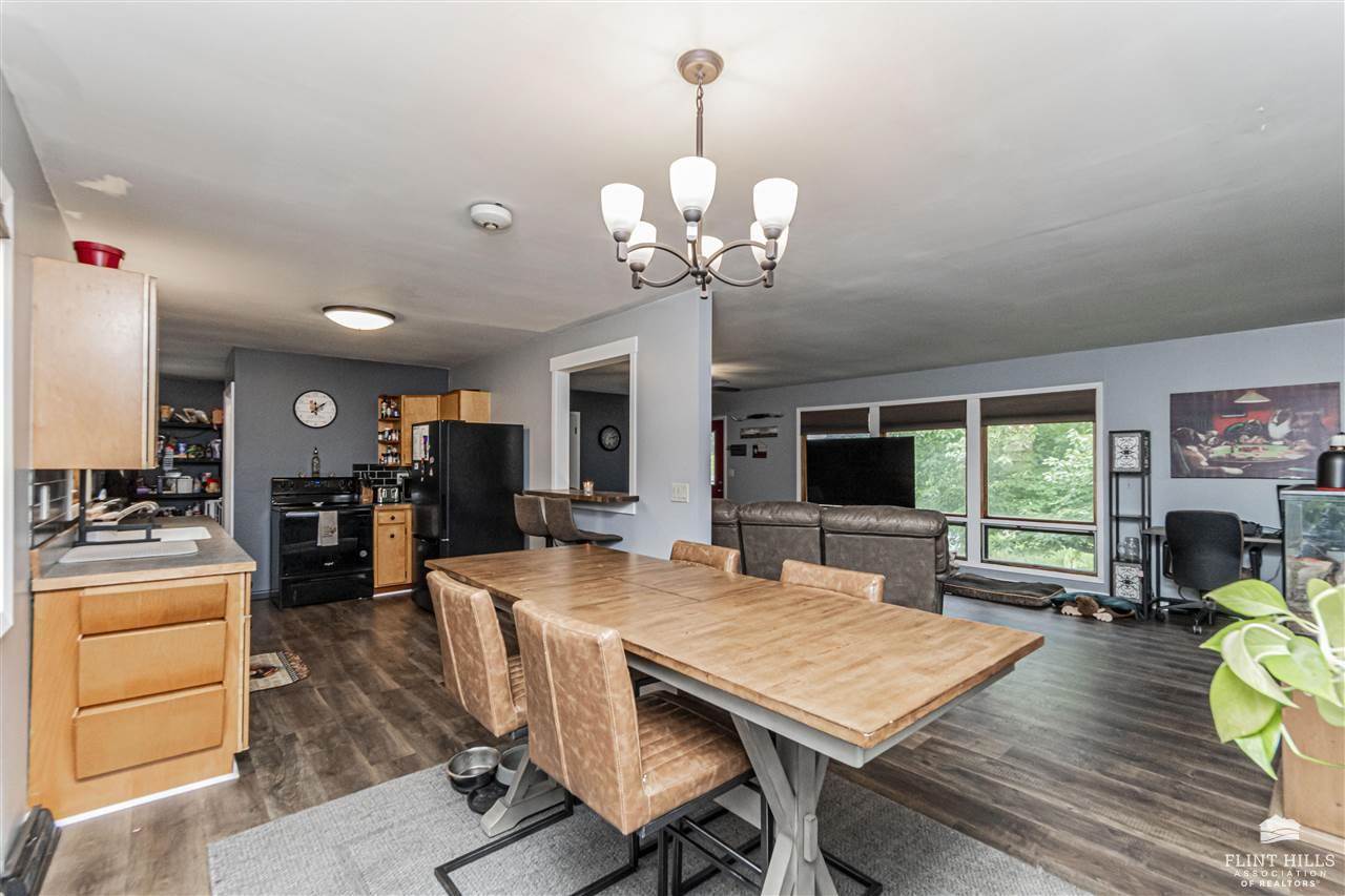 1325 Goodin Drive, Clay Center, KS 67432