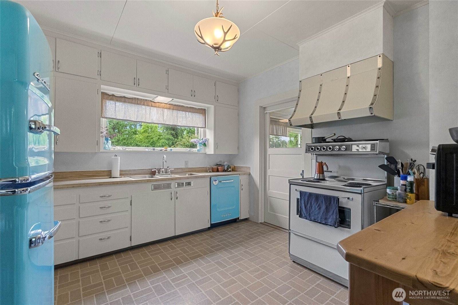 7430 N Everett Ave, Concrete, WA 98237