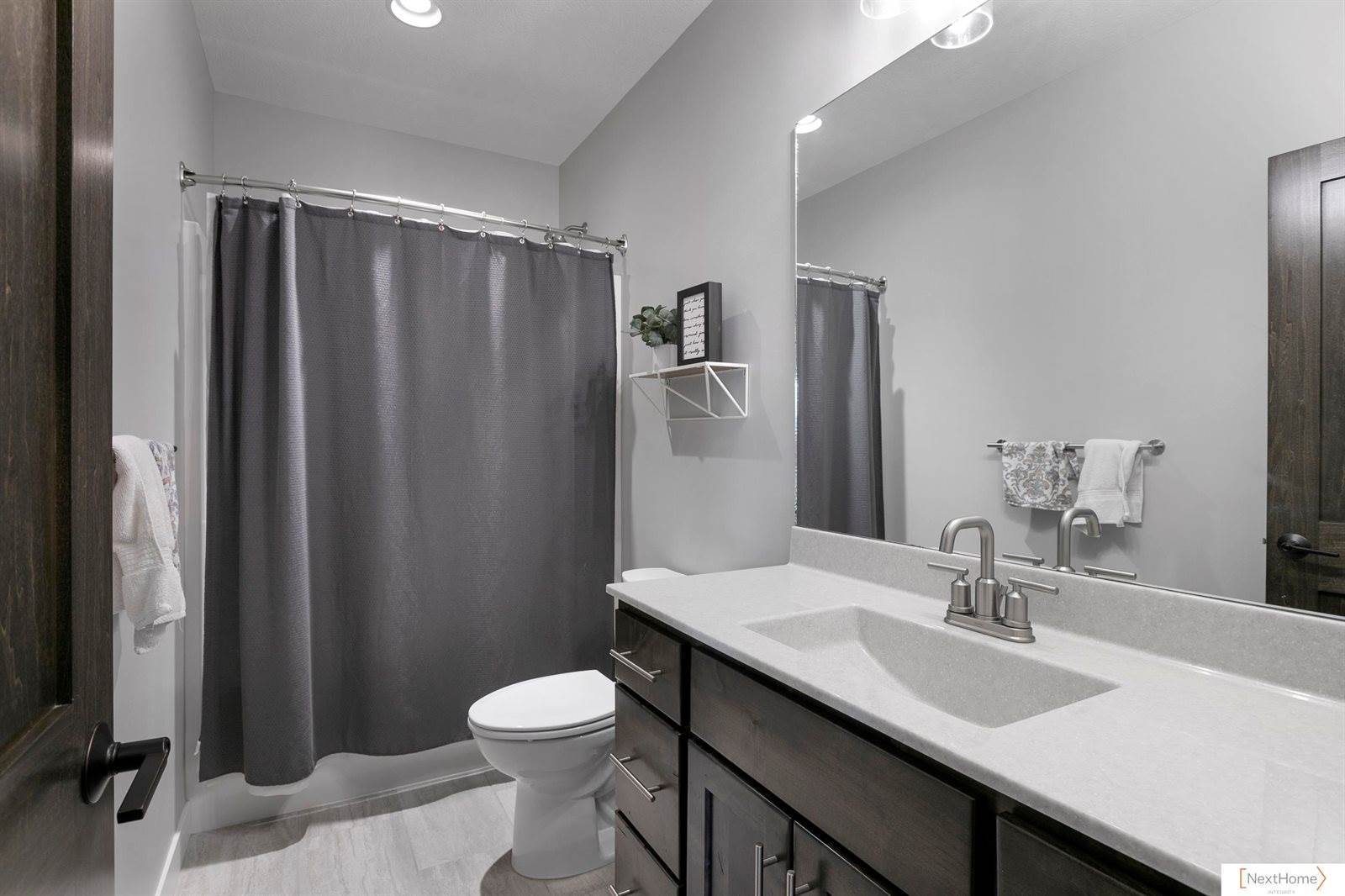 3310 North 92 Street, Lincoln, NE 68507