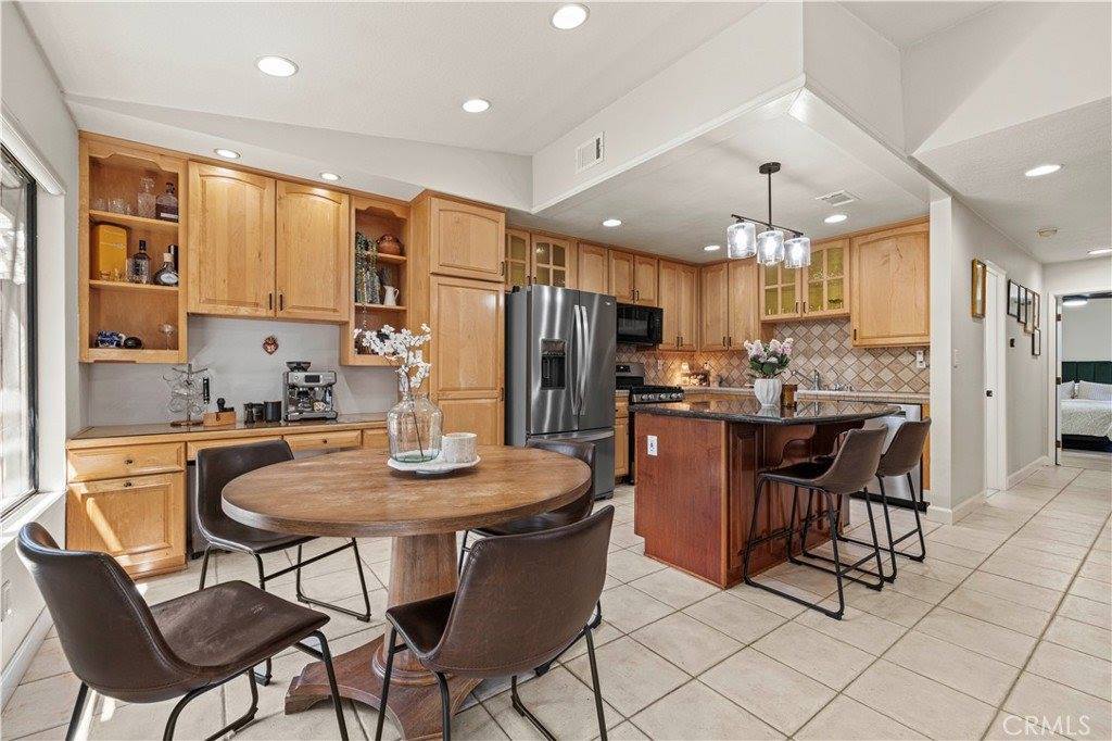 25825 El Gato Place, Valencia, CA 91355