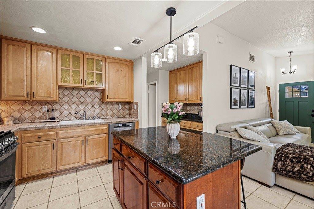 25825 El Gato Place, Valencia, CA 91355