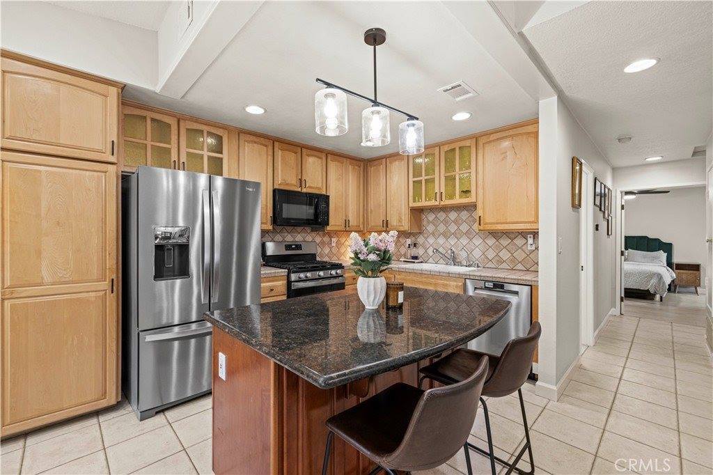 25825 El Gato Place, Valencia, CA 91355