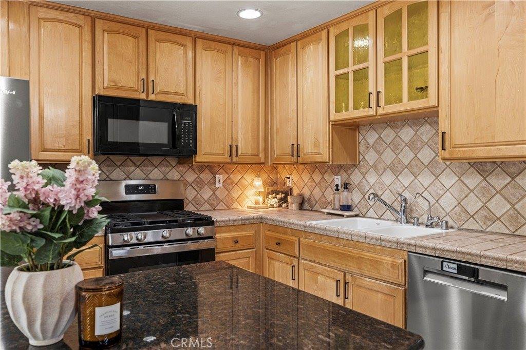 25825 El Gato Place, Valencia, CA 91355