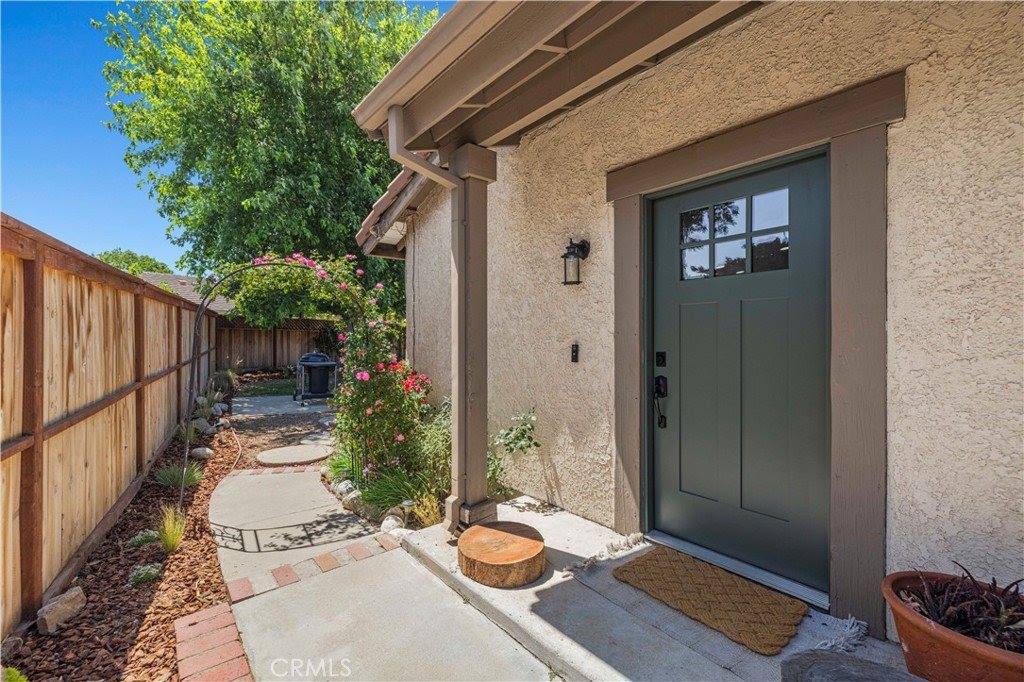 25825 El Gato Place, Valencia, CA 91355