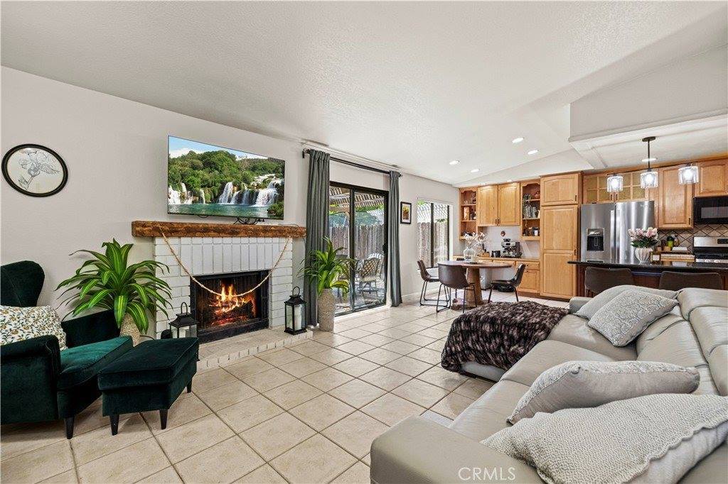 25825 El Gato Place, Valencia, CA 91355