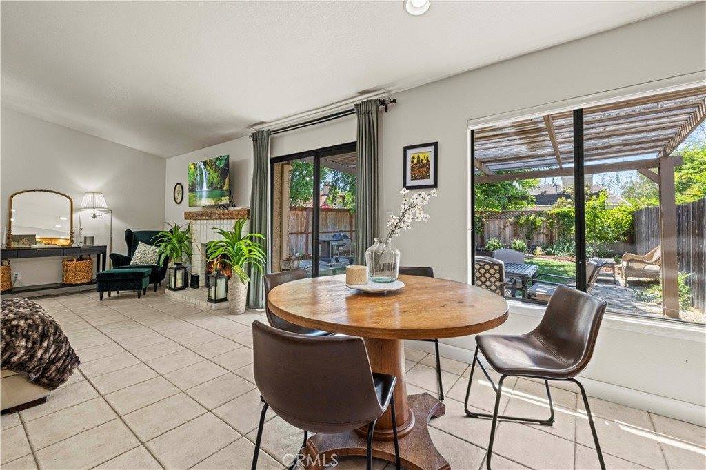 25825 El Gato Place, Valencia, CA 91355