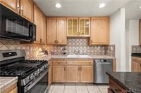 25825 El Gato Place, Valencia, CA 91355