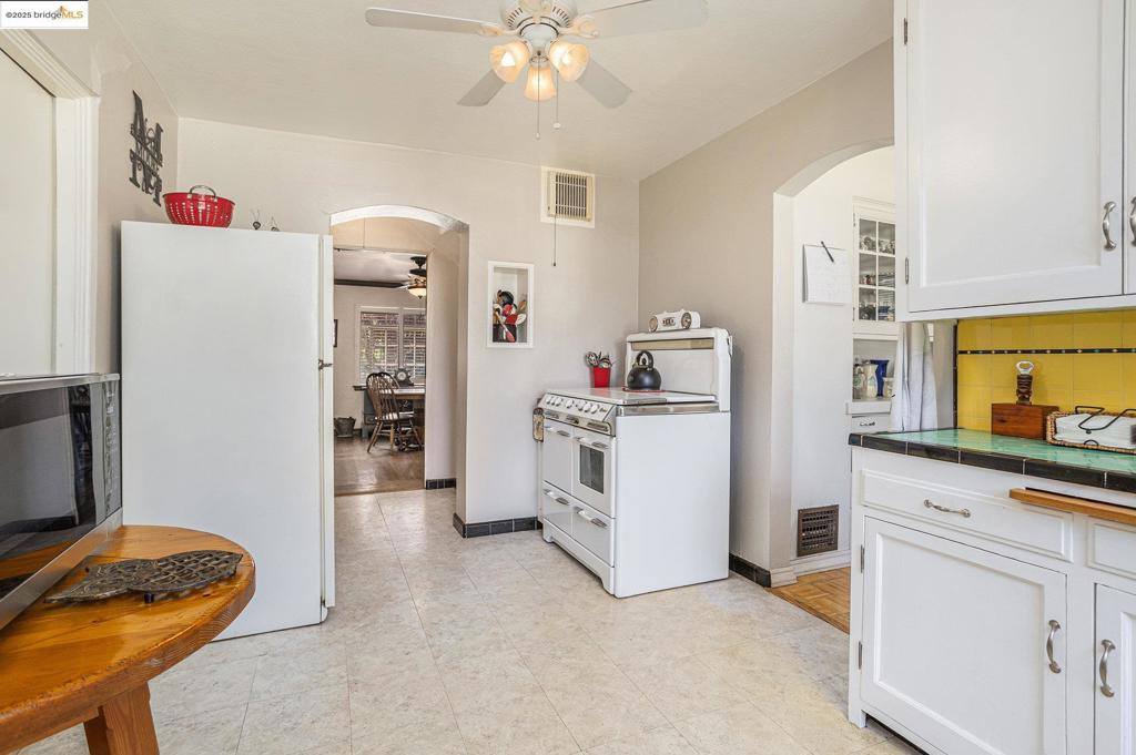 1545 West Walnut Street, Stockton, CA 95203