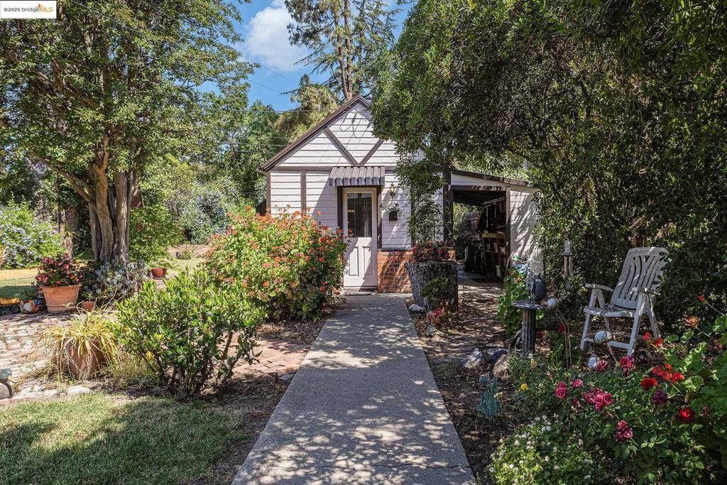 1545 West Walnut Street, Stockton, CA 95203