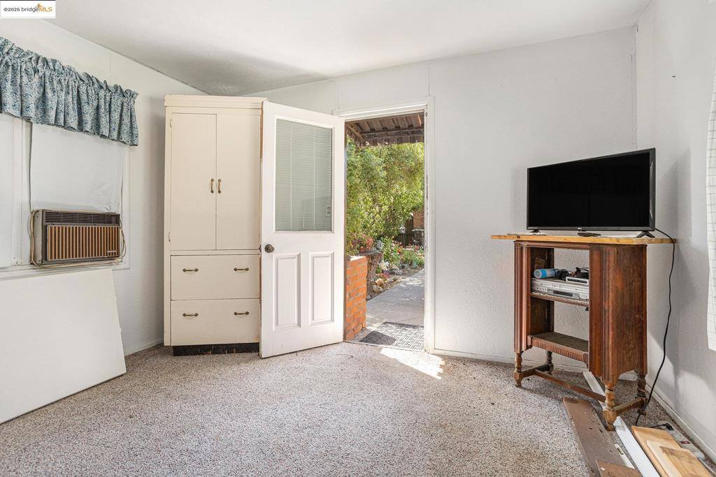 1545 West Walnut Street, Stockton, CA 95203