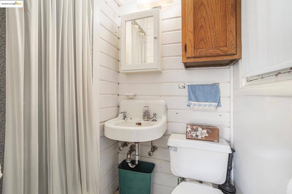 1545 West Walnut Street, Stockton, CA 95203