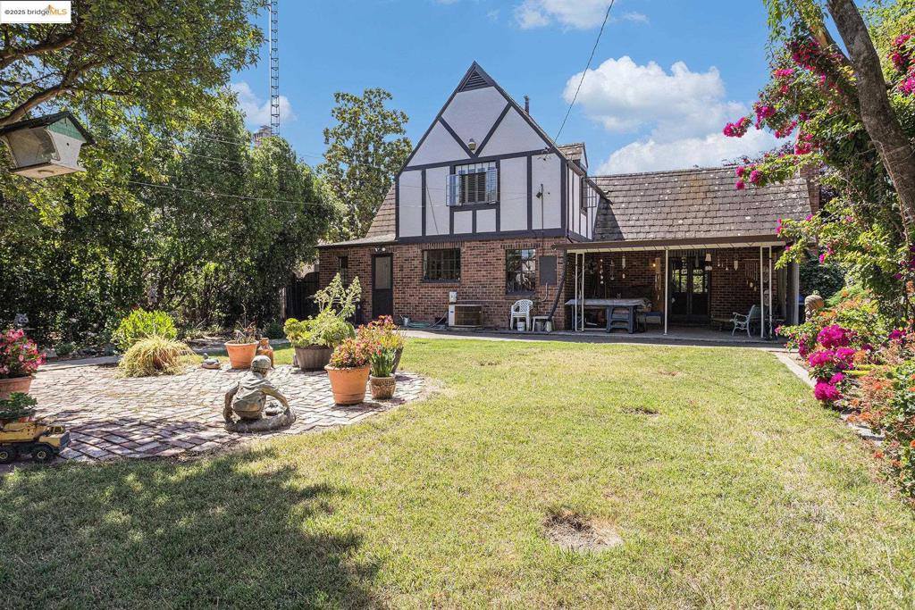 1545 West Walnut Street, Stockton, CA 95203