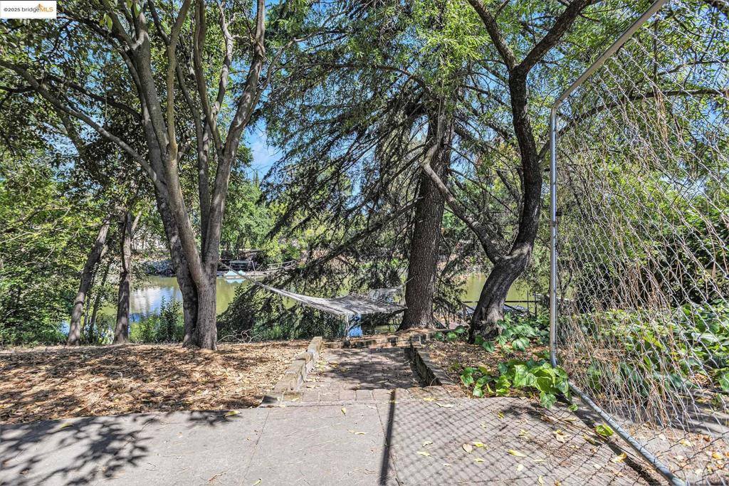 1545 West Walnut Street, Stockton, CA 95203