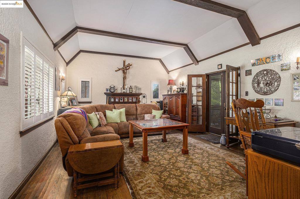 1545 West Walnut Street, Stockton, CA 95203