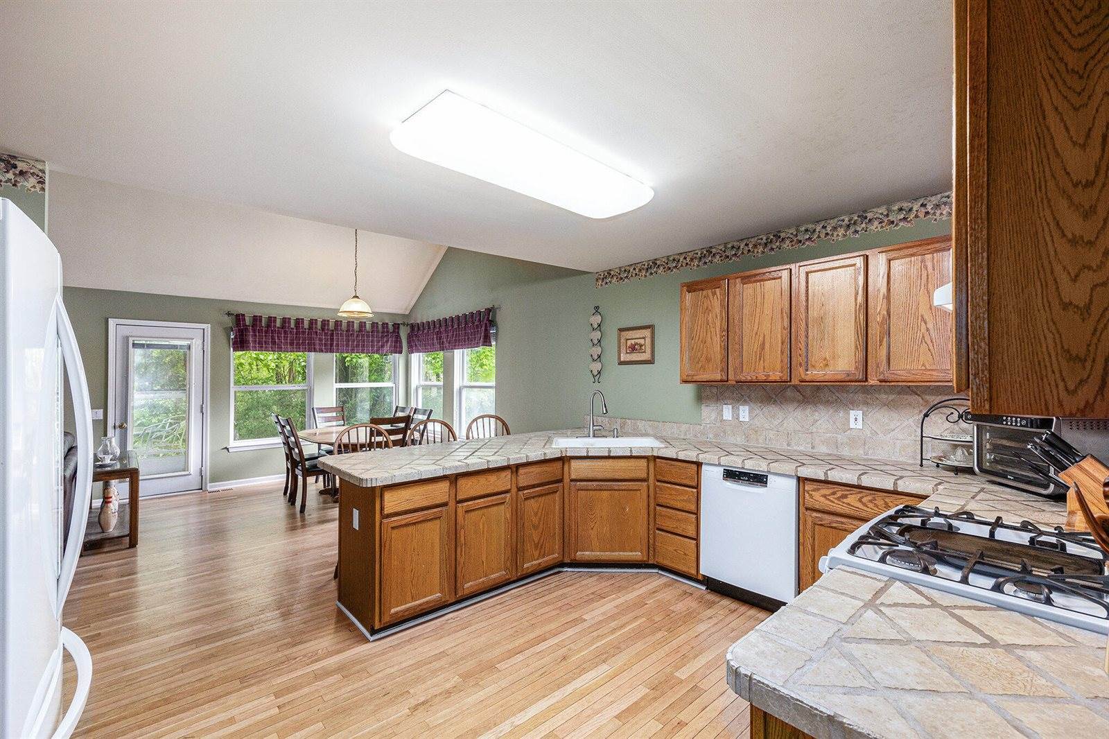 3311 Hickory Drive, Lake Orion, MI 48359