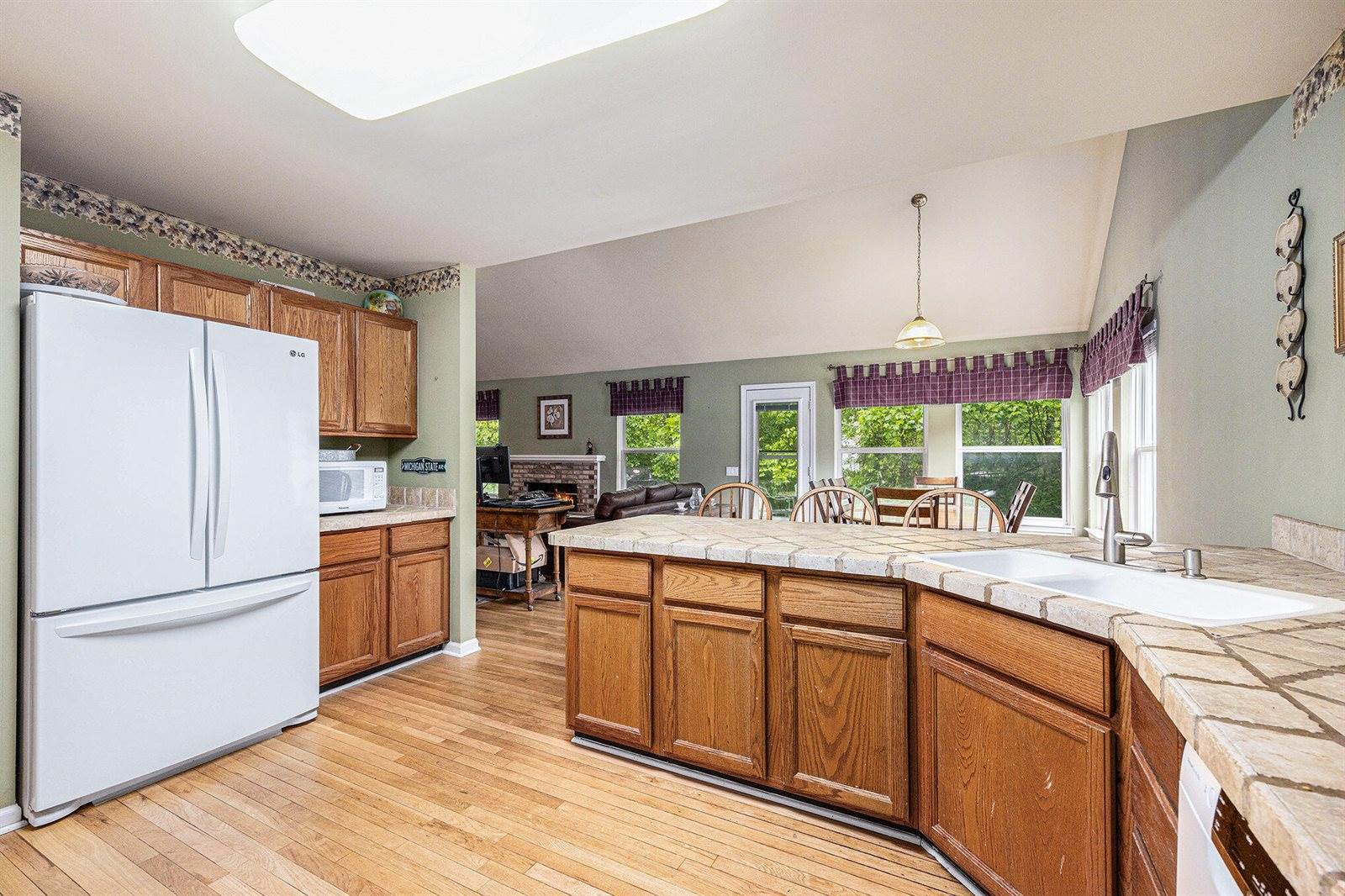 3311 Hickory Drive, Lake Orion, MI 48359