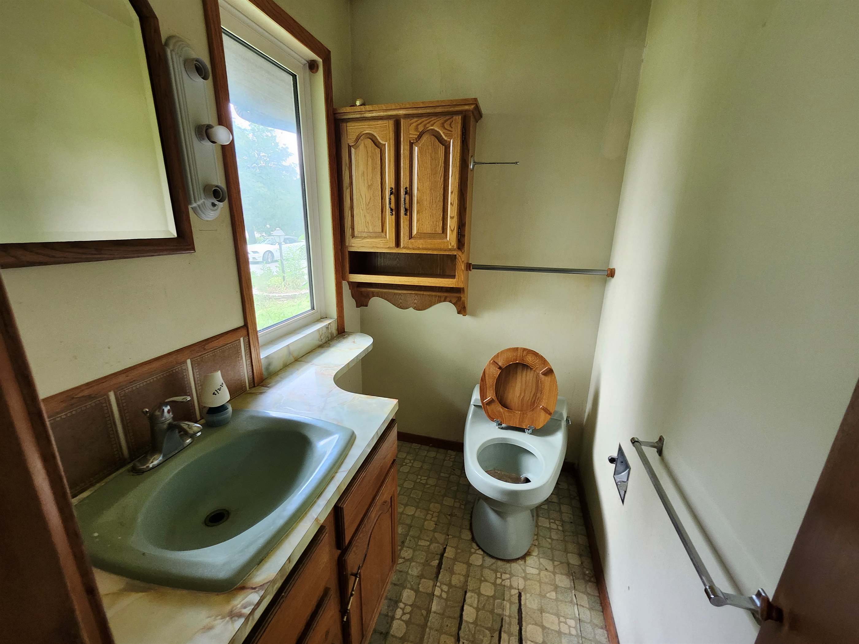 166 N Tyler Rd, Wichita, KS 67212