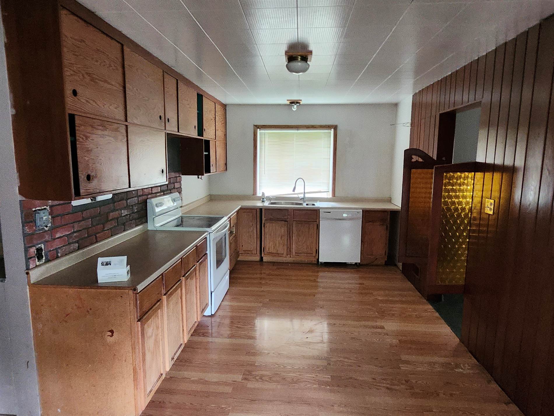 166 N Tyler Rd, Wichita, KS 67212