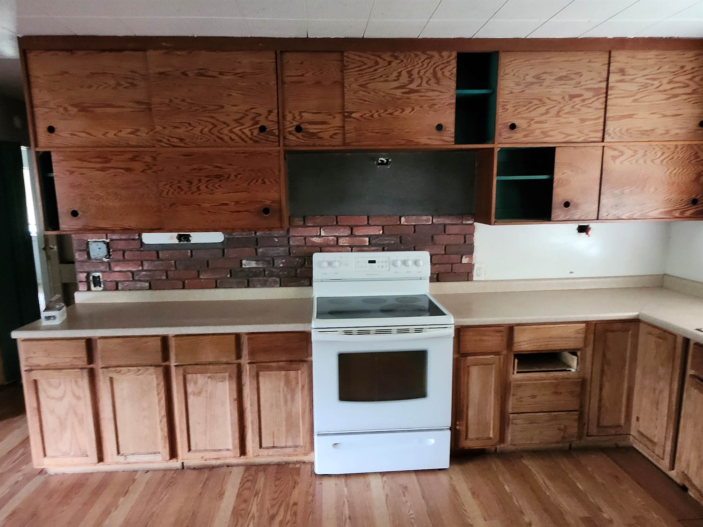 166 N Tyler Rd, Wichita, KS 67212