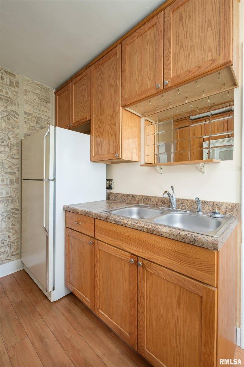 815 Esplanade Avenue, Davenport, IA 52803