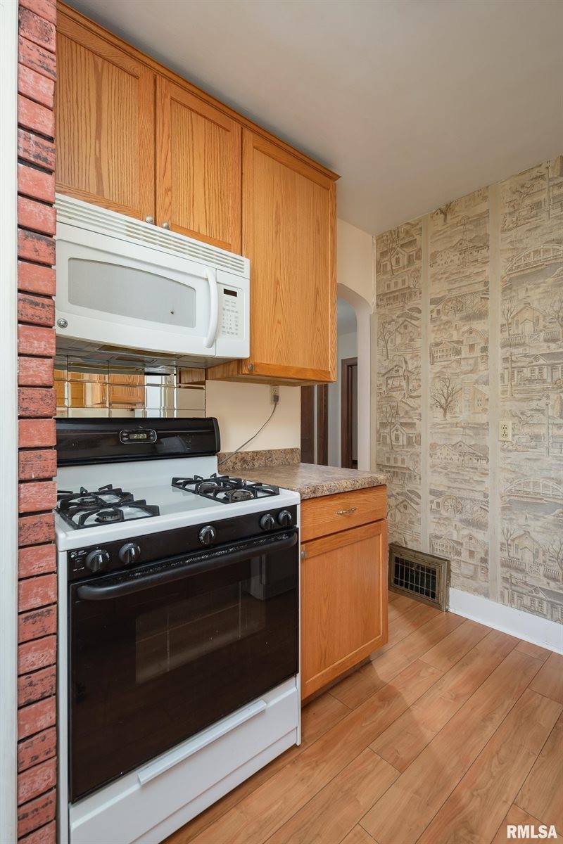 815 Esplanade Avenue, Davenport, IA 52803