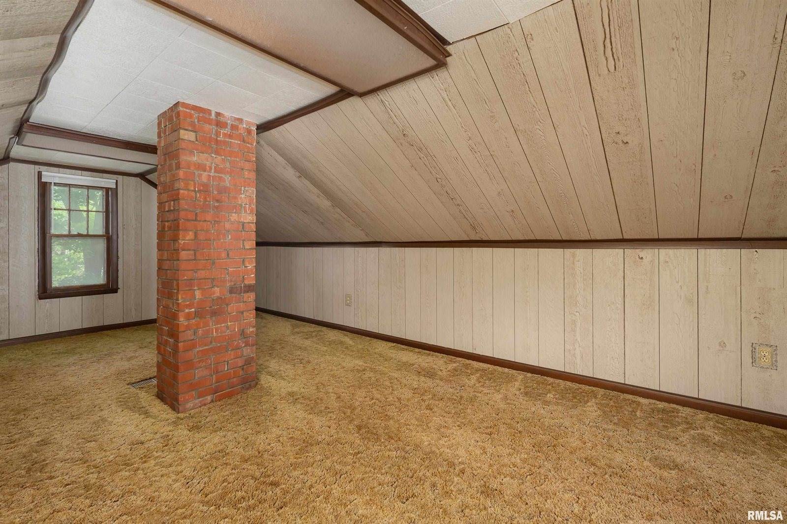 815 Esplanade Avenue, Davenport, IA 52803