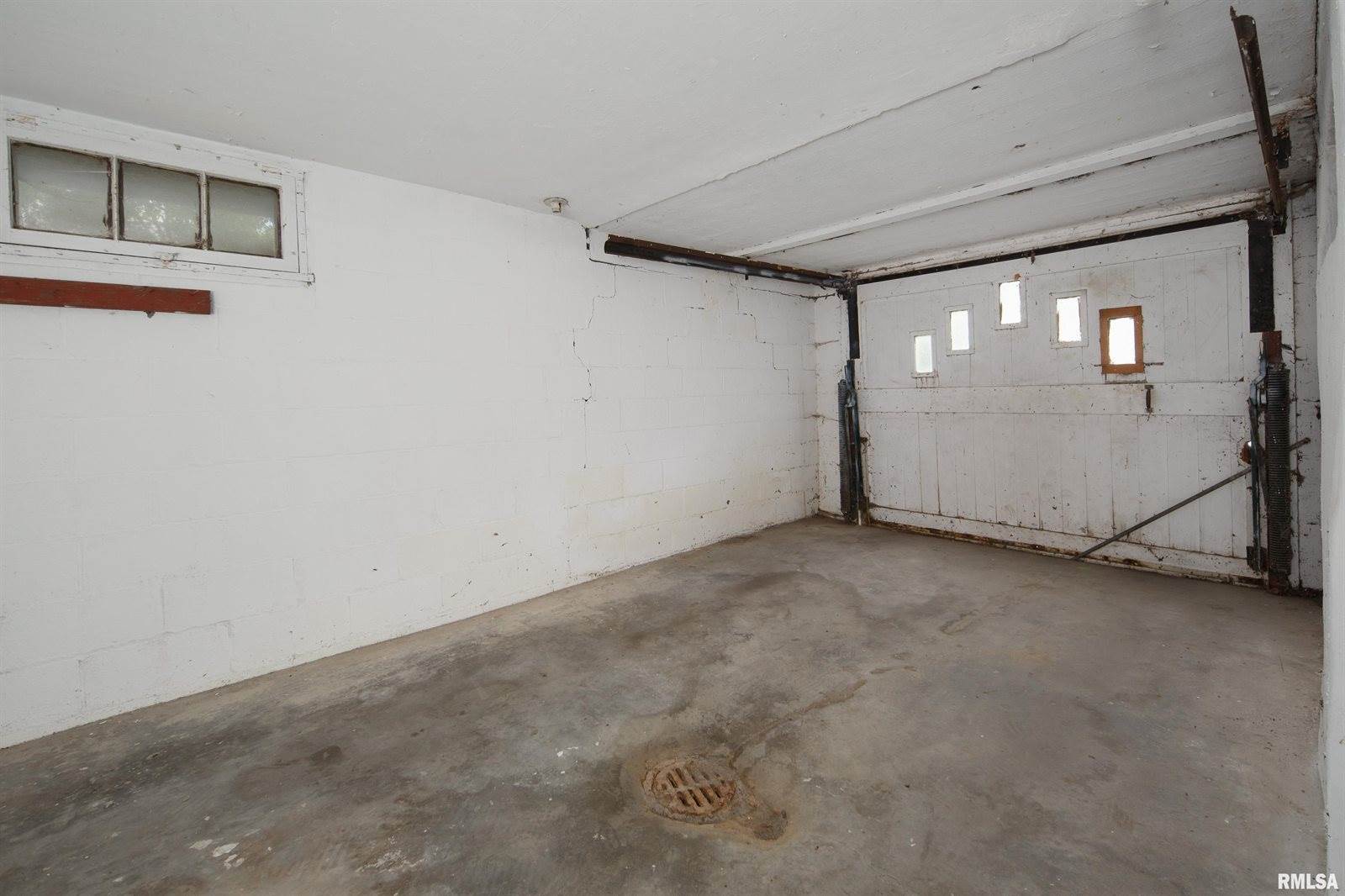 815 Esplanade Avenue, Davenport, IA 52803