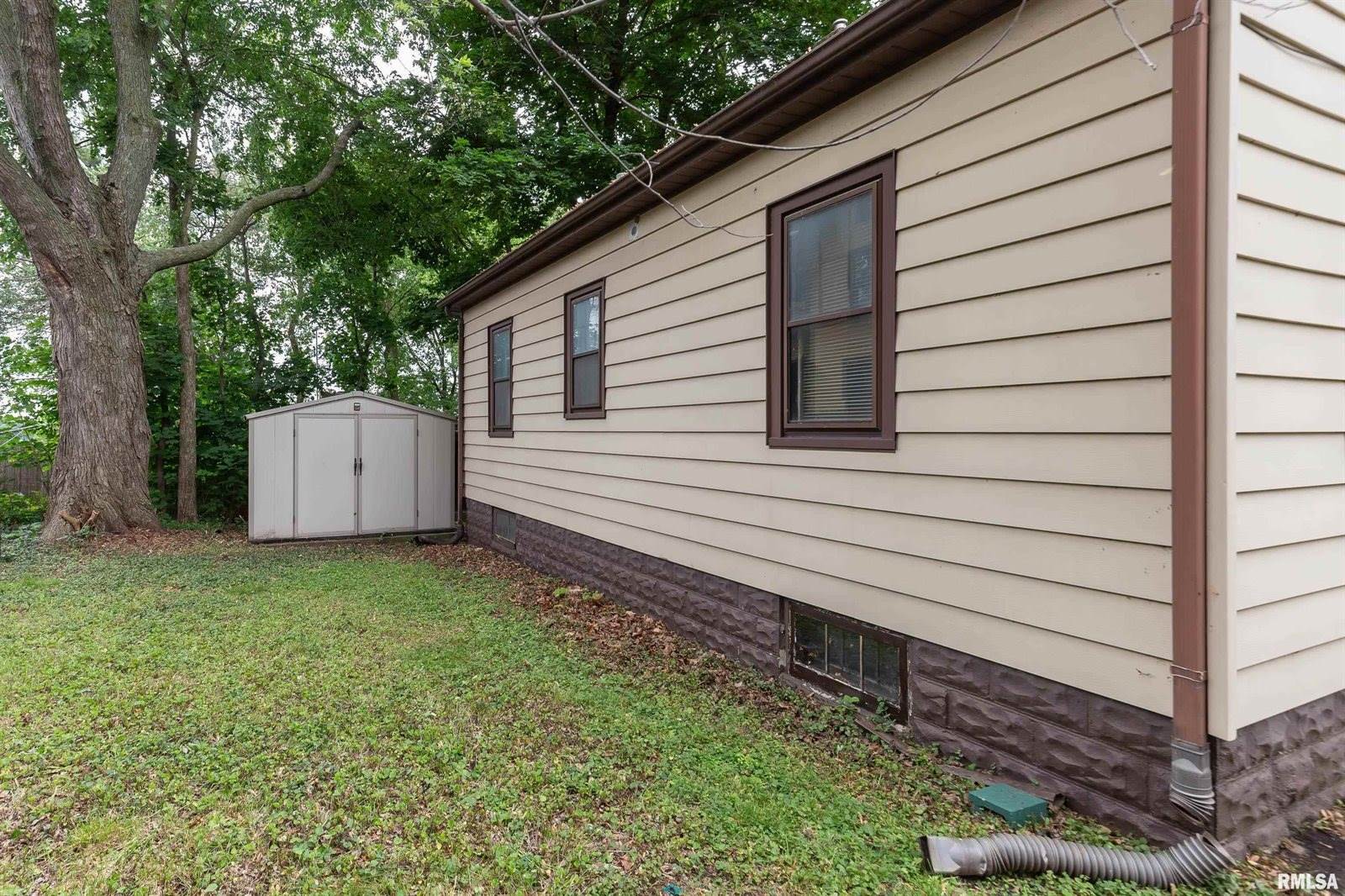 815 Esplanade Avenue, Davenport, IA 52803