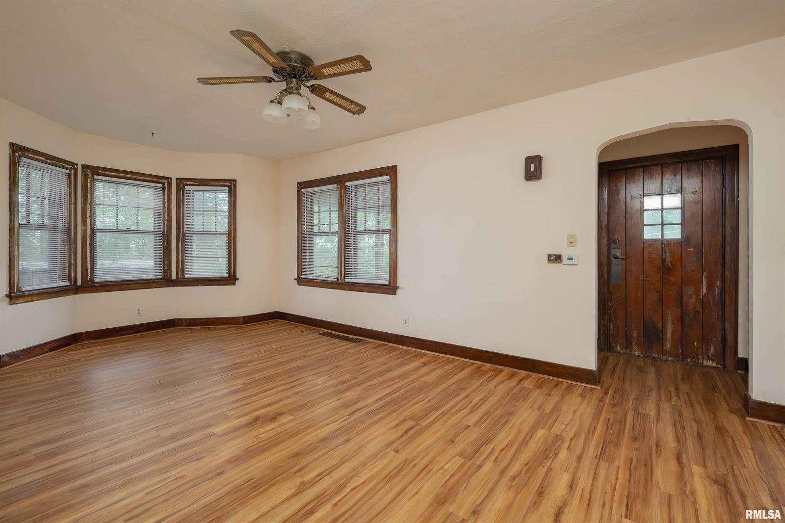 815 Esplanade Avenue, Davenport, IA 52803