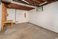 815 Esplanade Avenue, Davenport, IA 52803