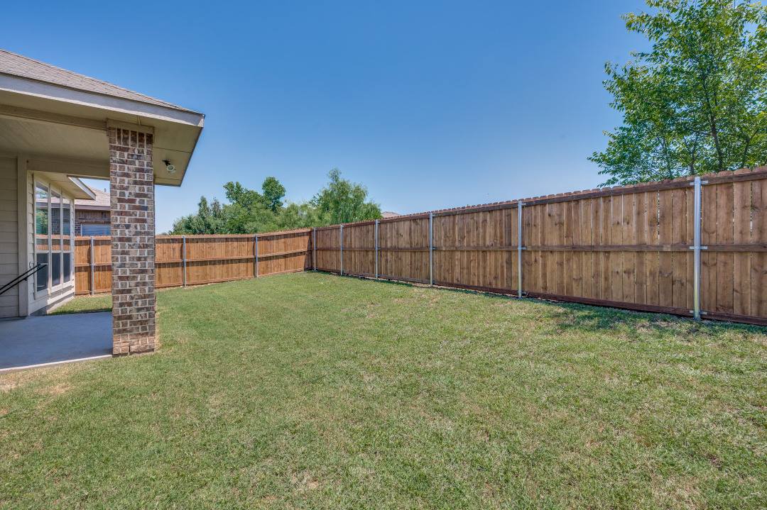 6620 Friendsway Drive, Fort Worth, TX 76137