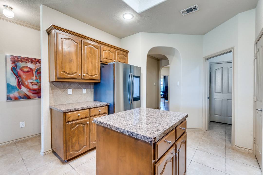 6620 Friendsway Drive, Fort Worth, TX 76137