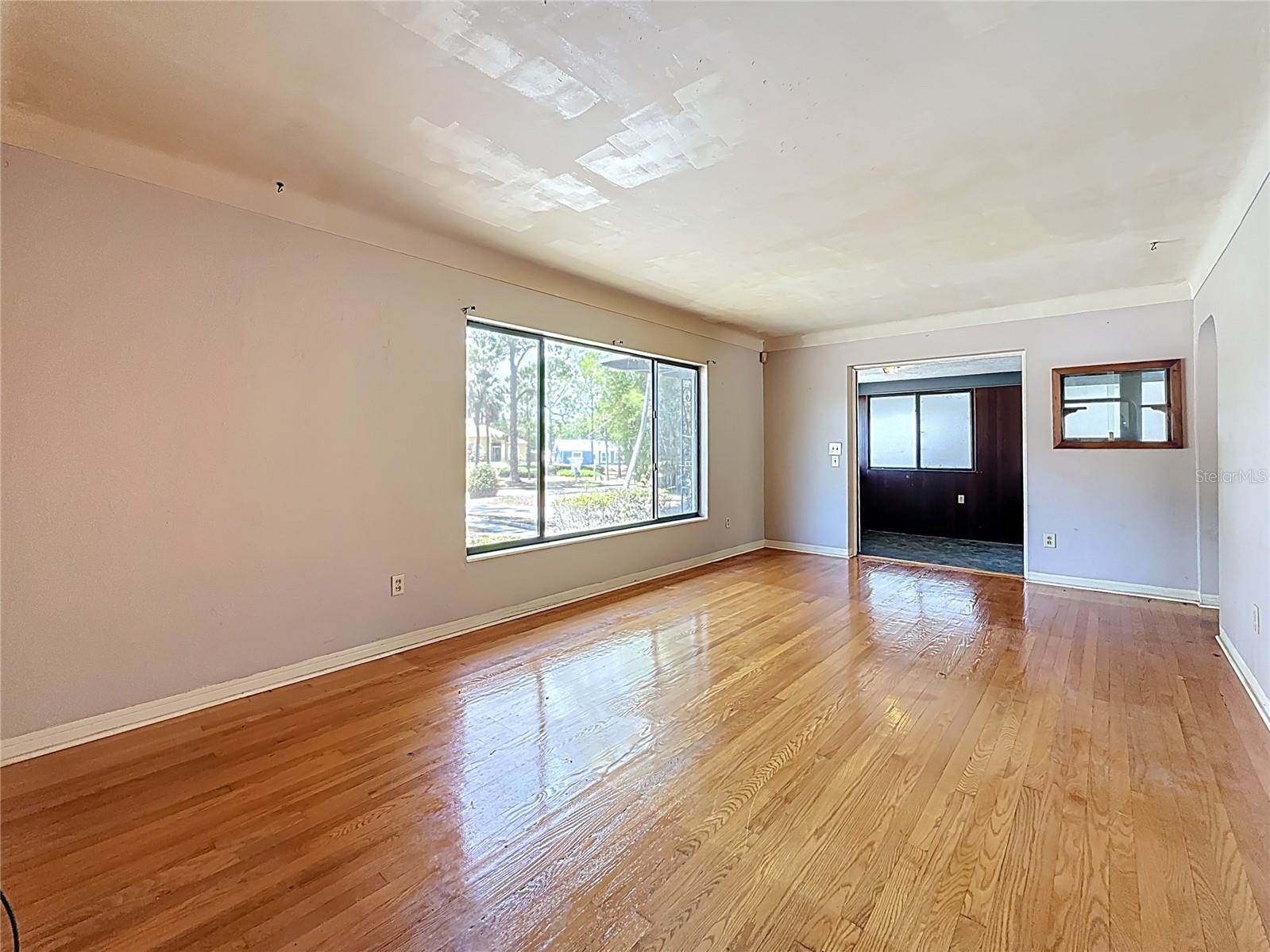 922 Alcazar Way South, Saint Petersburg, FL 33705