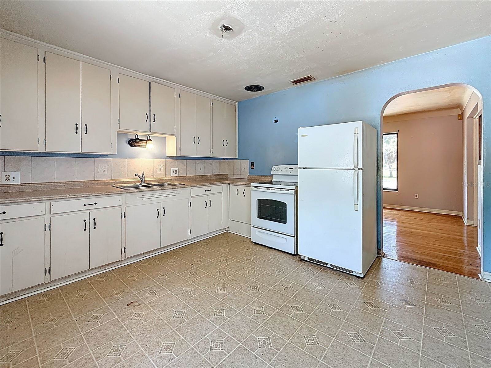 922 Alcazar Way South, Saint Petersburg, FL 33705