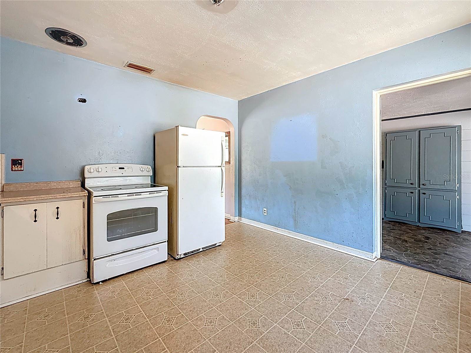 922 Alcazar Way South, Saint Petersburg, FL 33705