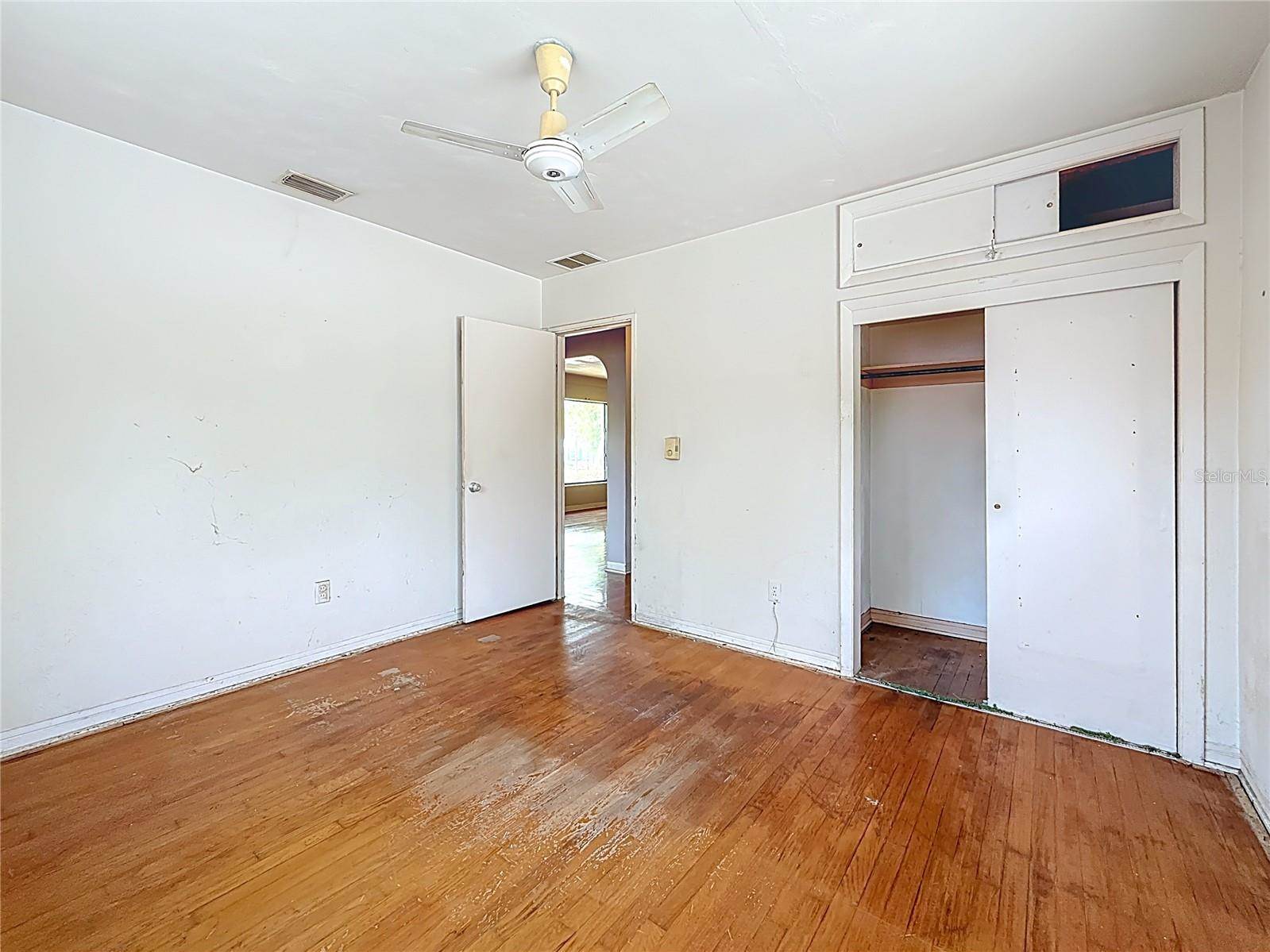 922 Alcazar Way South, Saint Petersburg, FL 33705