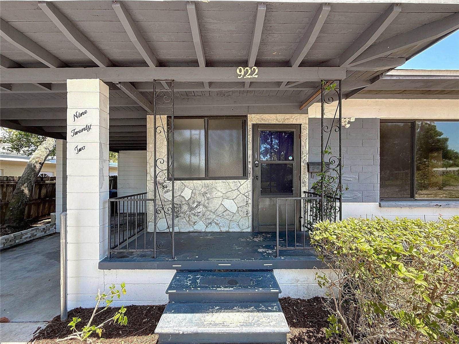 922 Alcazar Way South, Saint Petersburg, FL 33705