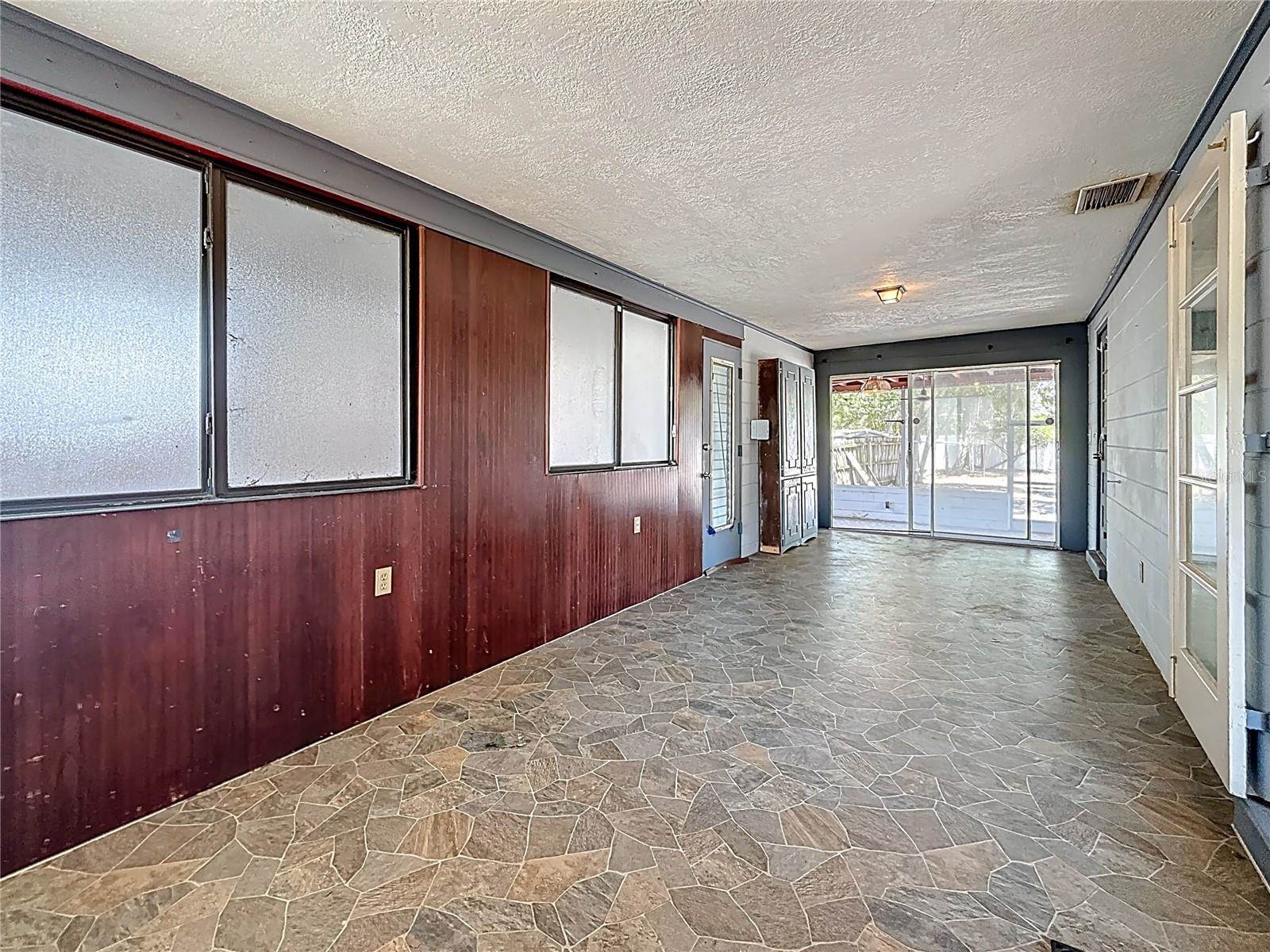 922 Alcazar Way South, Saint Petersburg, FL 33705