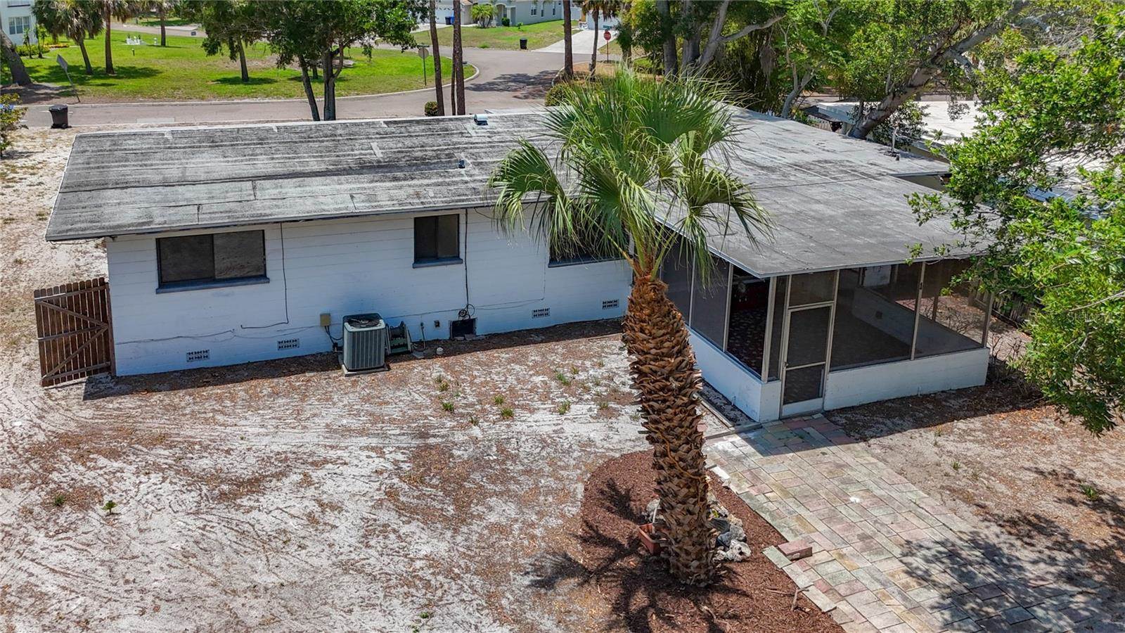 922 Alcazar Way South, Saint Petersburg, FL 33705