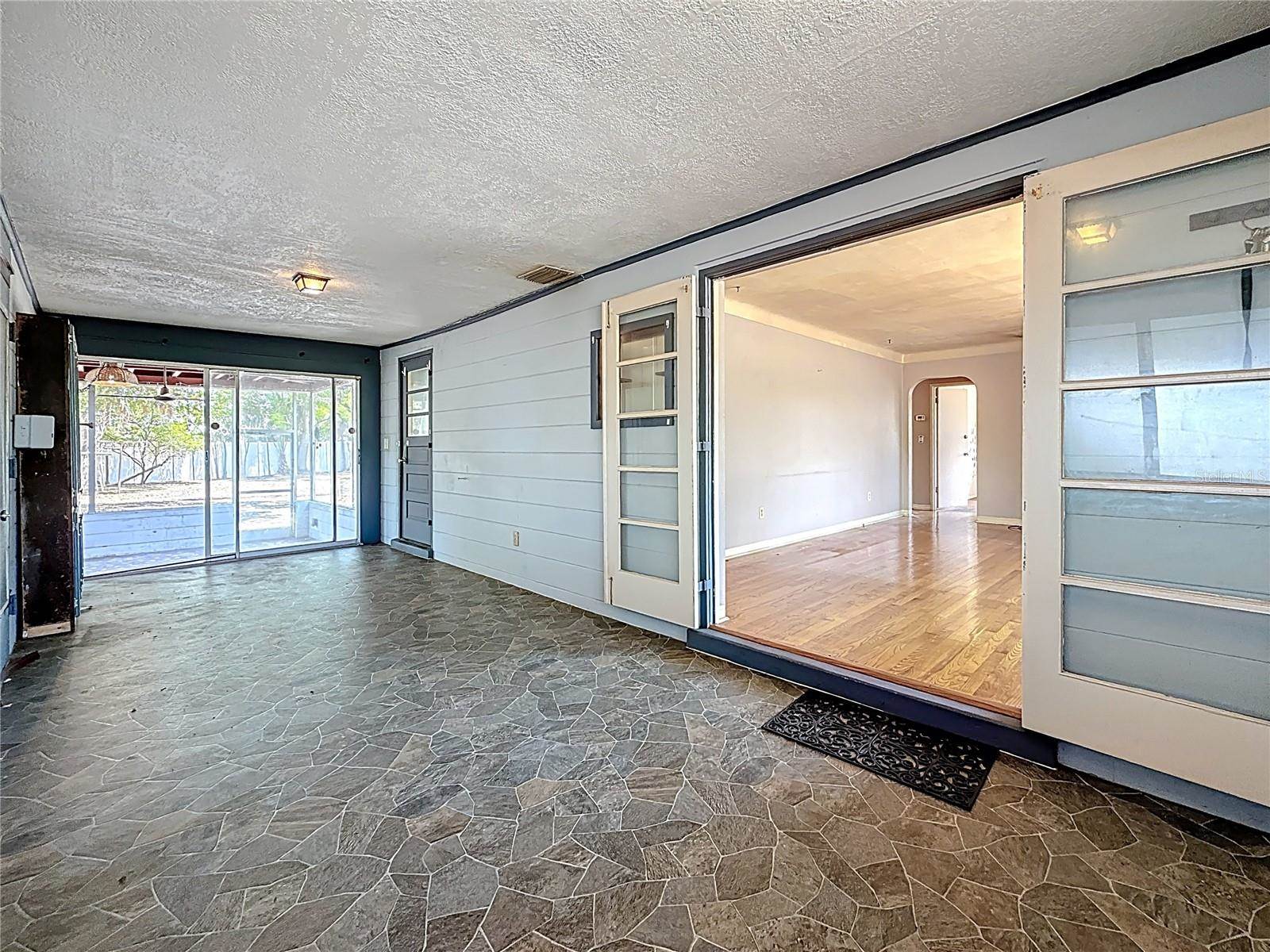 922 Alcazar Way South, Saint Petersburg, FL 33705