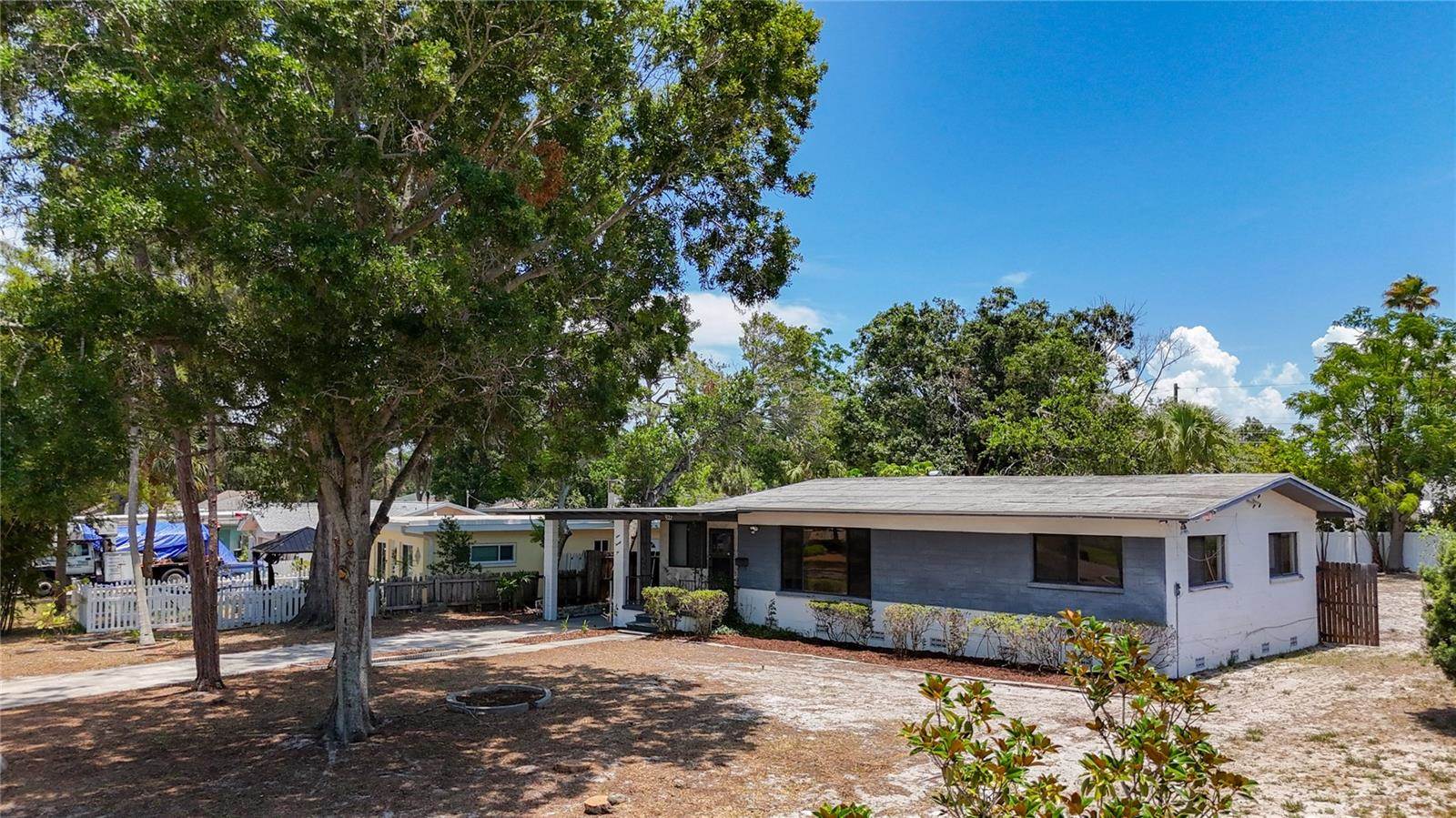 922 Alcazar Way South, Saint Petersburg, FL 33705