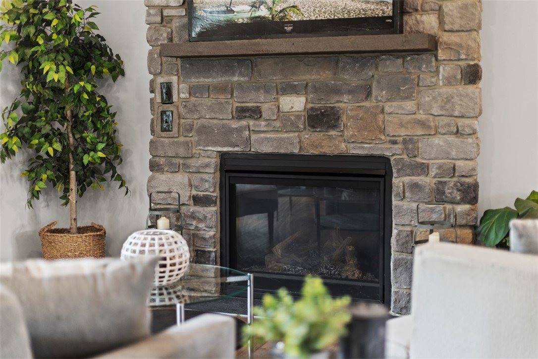 325 Augusta St, Mt Washington, PA 15211