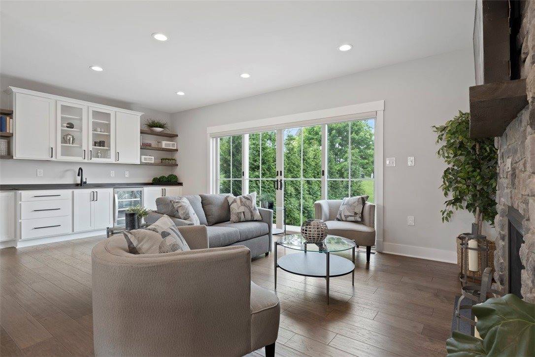 325 Augusta St, Mt Washington, PA 15211