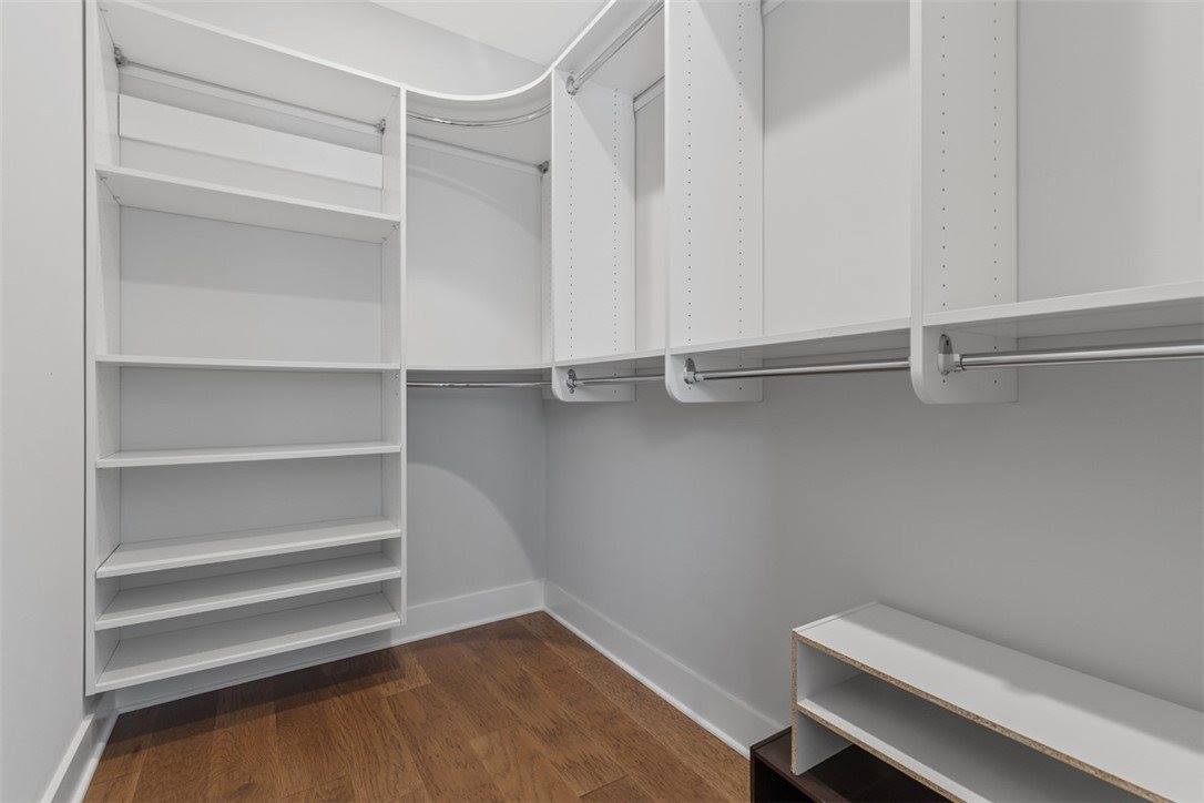 325 Augusta St, Mt Washington, PA 15211