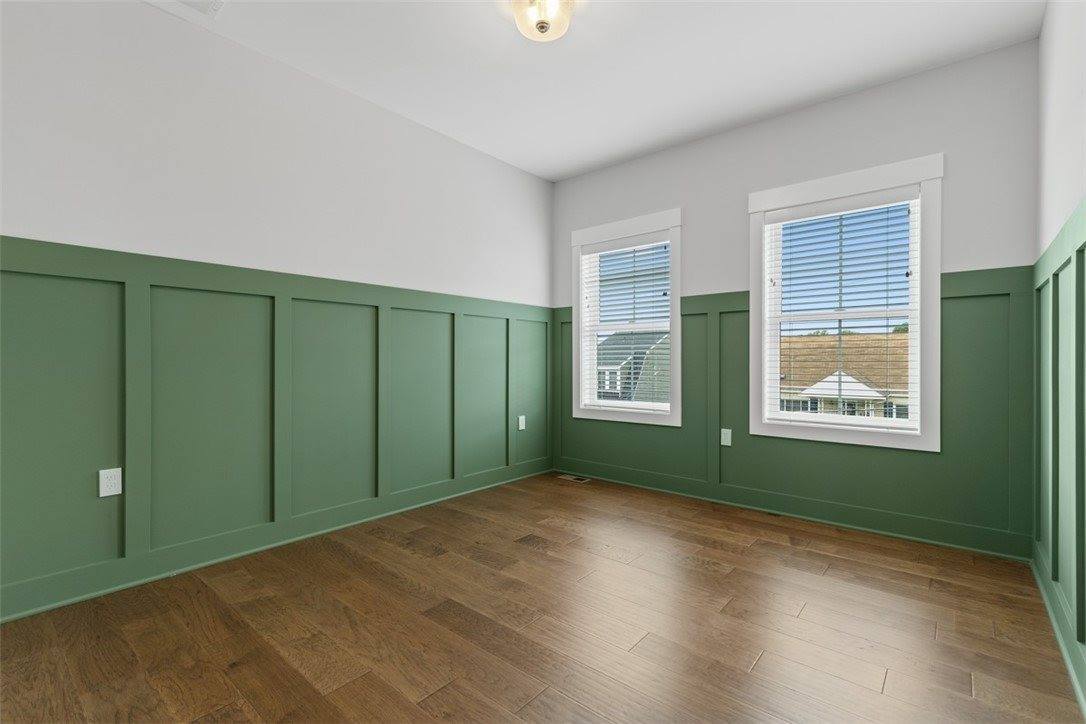 325 Augusta St, Mt Washington, PA 15211